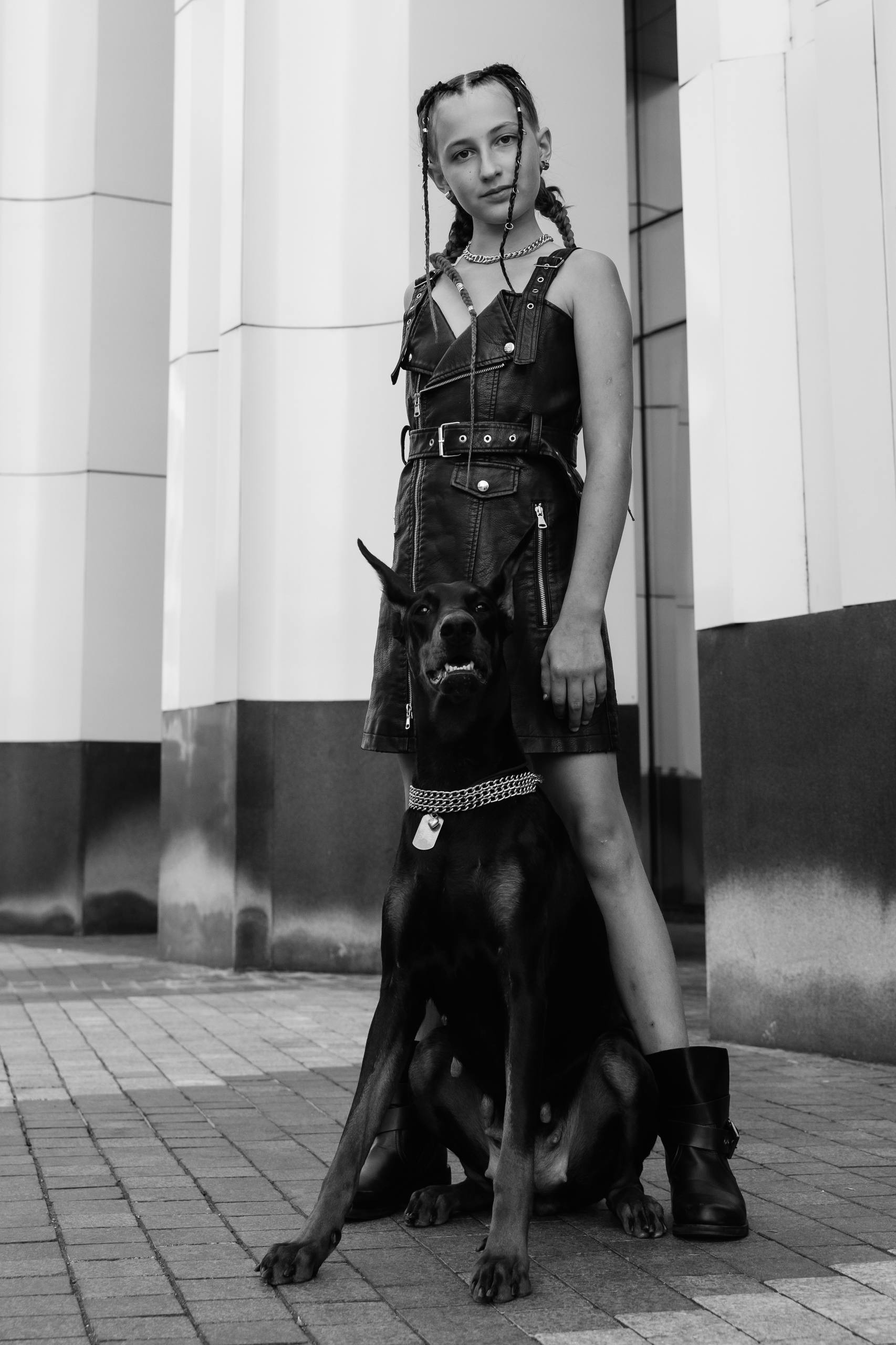 Доберман для фотосессии с девушками Москва улица