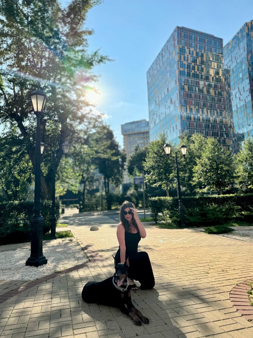 Доберман для фотосессии в Москве на улице Мытная